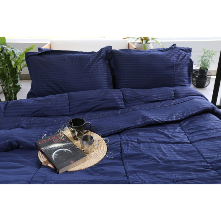 Plumón microfibra en tela embozada queen azul River Home * Und